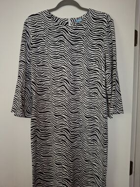 J McLaughlin Black and White Zebra Print  Shift Dress